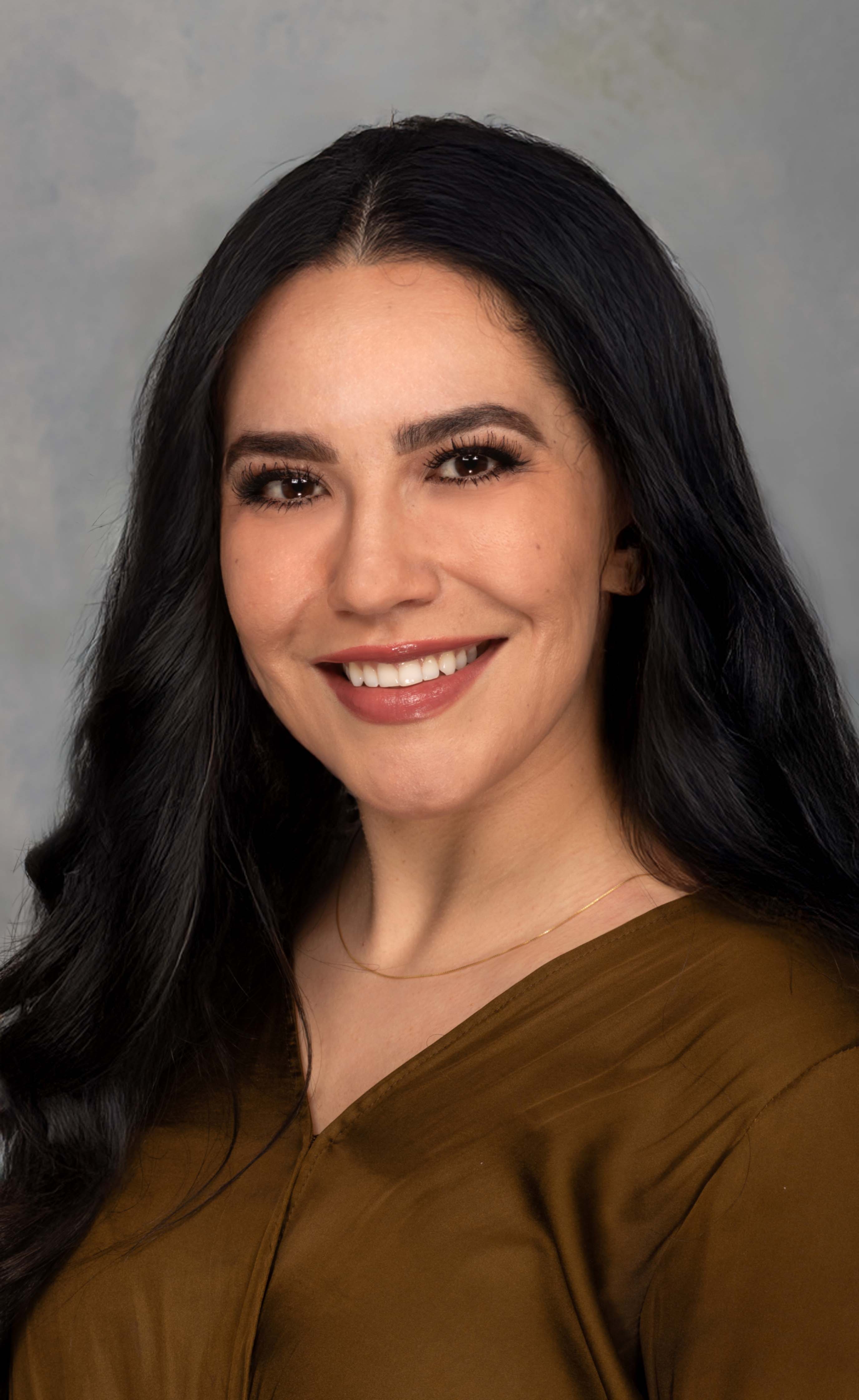 headshot of 4-h specialist Zaira Ruiz